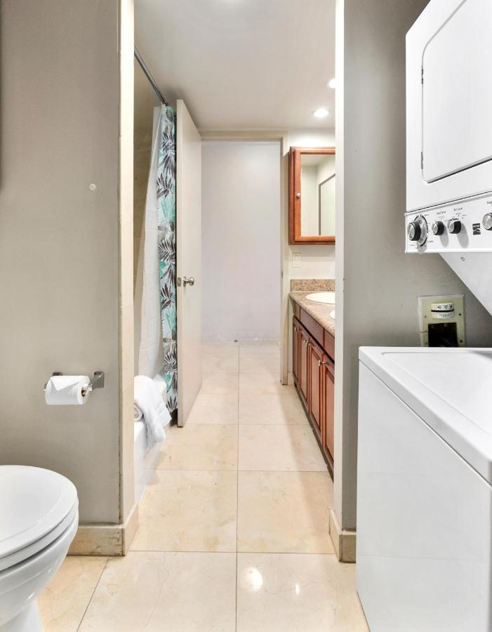 Waikiki Beach Condominiums Χονολουλού Εξωτερικό φωτογραφία